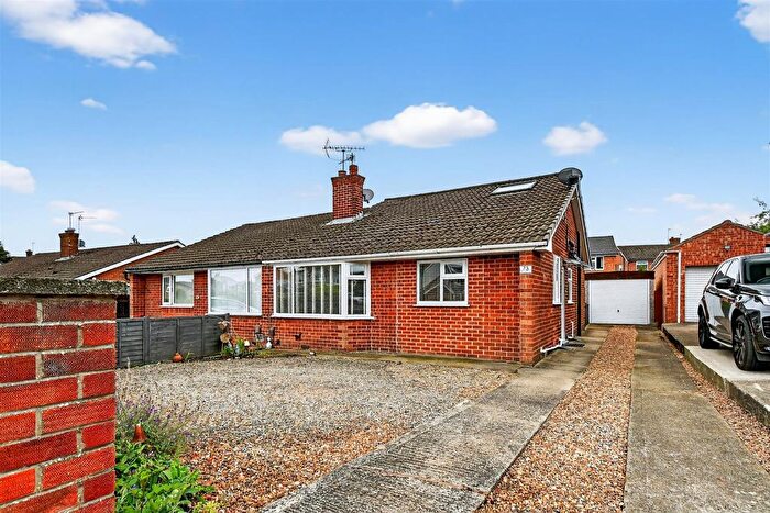 3 Bedroom Semi-Detached House For Sale In Crossways, York, YO10