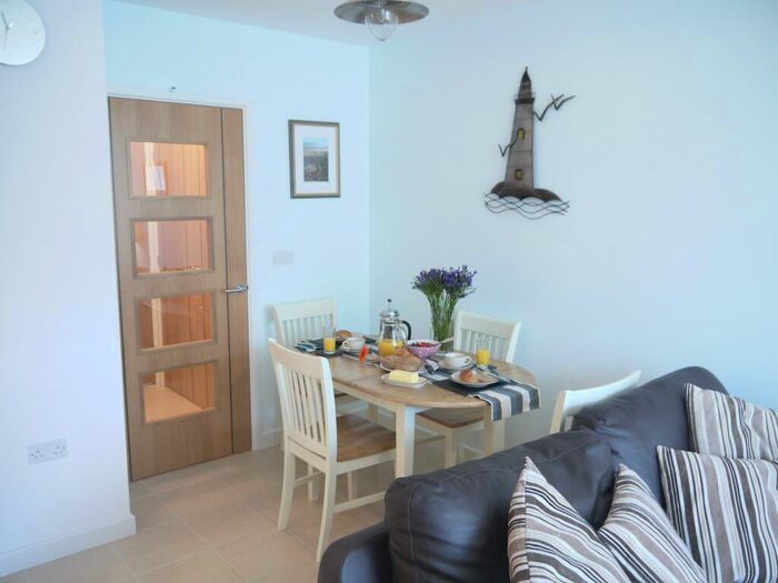 1 Bedroom Maisonette To Rent In Primrose Cottages, Pembroke, SA71