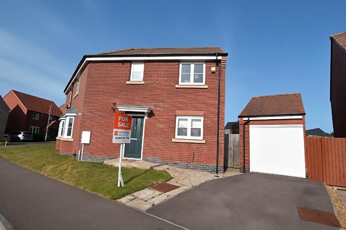 3 Bedroom Semi-Detached House For Sale In Knox Road, Loughborough, LE11