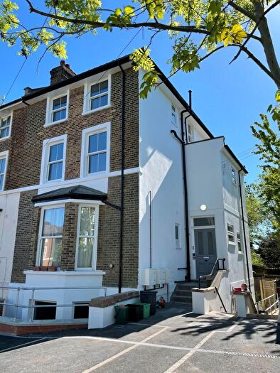 3 Bedroom Semi-Detached House To Rent In Versailles Road, London, SE20
