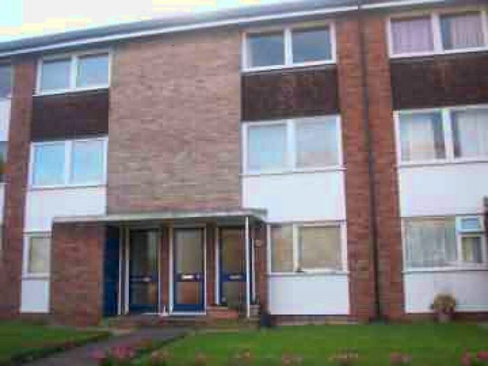 2 Bedroom Maisonette To Rent In Park Close, Erdington, Birmingham, B24