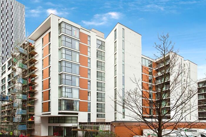 2 Bedroom Apartment To Rent In Hill Quays, Commercial Street, M15