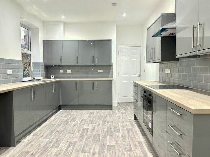 5 Bedroom End Of Terrace House To Rent In Balby, Doncaster, DN4