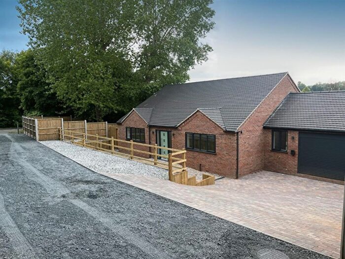 4 Bedroom Detached Bungalow For Sale In Tree View, Bridgnorth, WV15