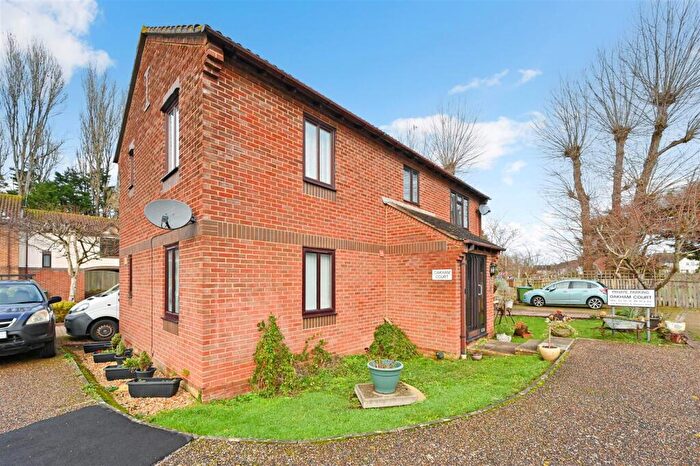 Studio To Rent In Warren Way, Barnham, PO22