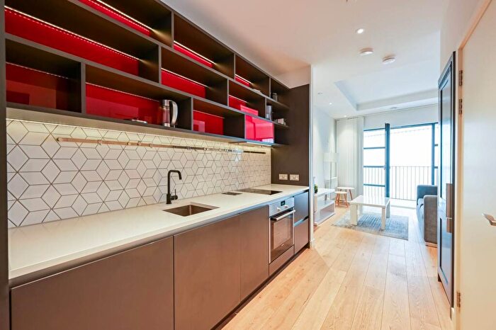 Studio To Rent In Astell House, Tower Hamlets, London, E14