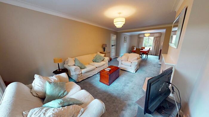 2 Bedroom Flat To Rent In Furze Hill, Hove, BN3