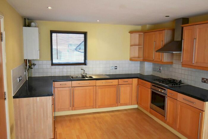 1 Bedroom Flat To Rent In Cornmarket Court, Worcester St. Johns, Worcester, WR1