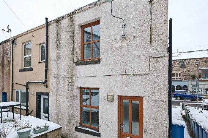1 Bedroom End Of Terrace House To Rent In Parrock Parade, Rossendale, Lancashire, BB4