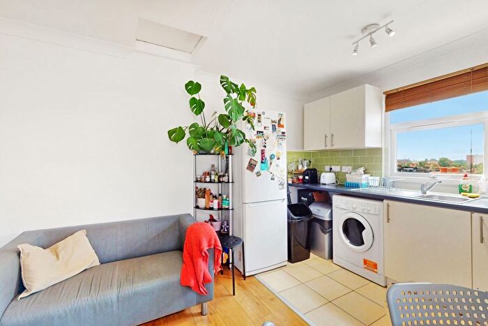 3 Bedroom Flat To Rent In Wrottesley Road, Harlesden, NW10