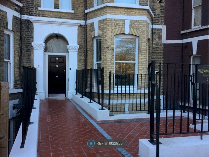 2 Bedroom Flat To Rent In Farquhar Rd, London, SE19