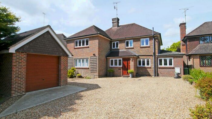 5 Bedroom Property To Rent In Kerves Lane, Horsham, RH13