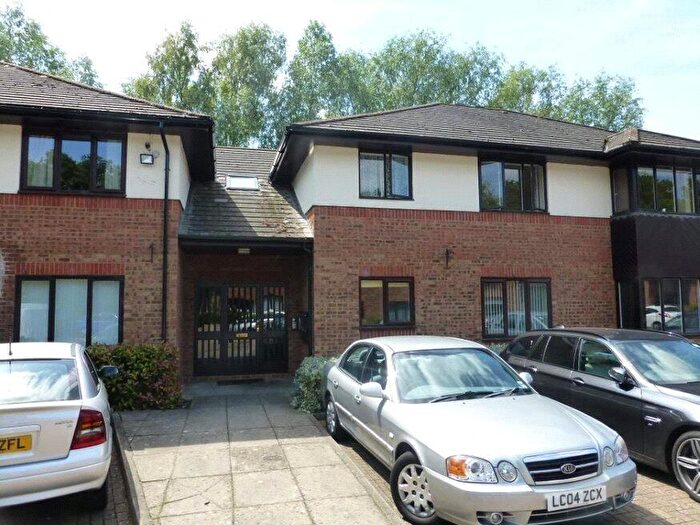 2 Bedroom Flat To Rent In Lakeside Court, Old Cove Road, GU51