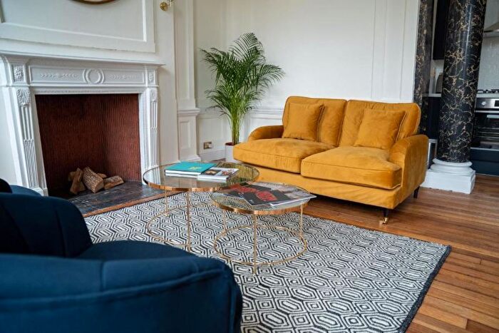Studio To Rent In Charrington House, Cephas Avenue, London, E1