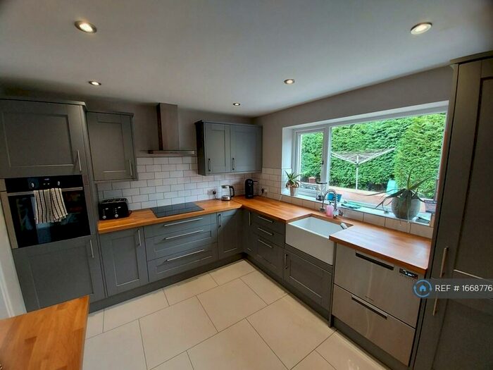 3 Bedroom Semi-Detached House To Rent In Kirkham Grove, Harrogate, HG1