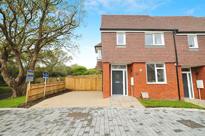 2 Bedroom Property To Rent In Market Gardens, Fairlight, Hastings, TN35