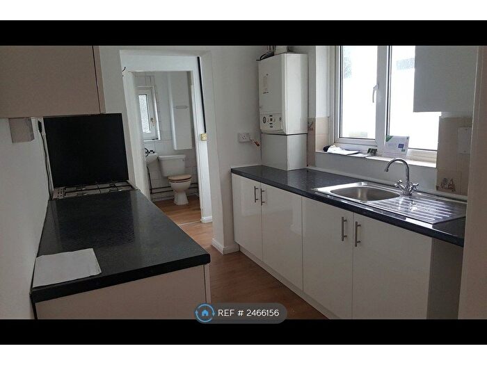 3 Bedroom Terraced House To Rent In Edinburgh Road, Chatham, ME4