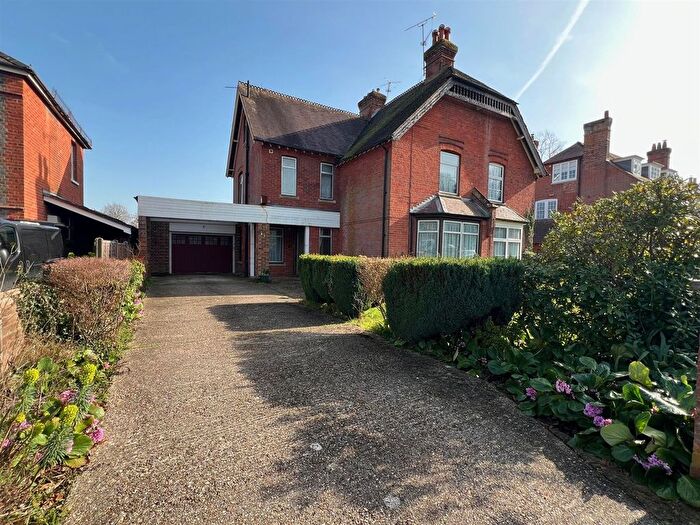 4 Bedroom Semi Detached House For Sale In Cliddesden Road, Basingstoke, RG21