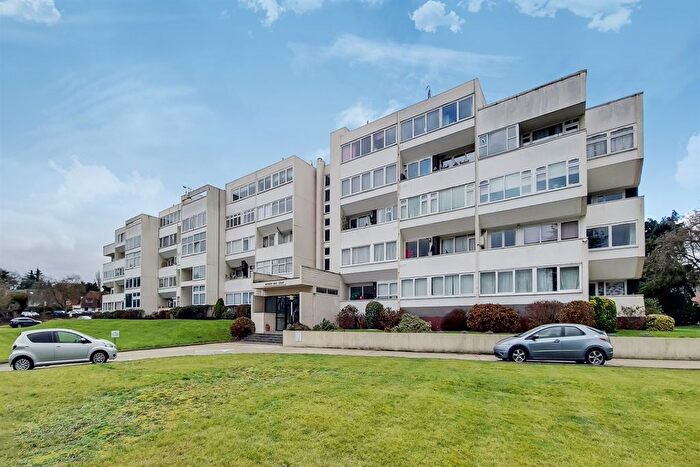 2 Bedroom Flat To Rent In Hendon Hall Court, Parson Street, Hendon, NW4