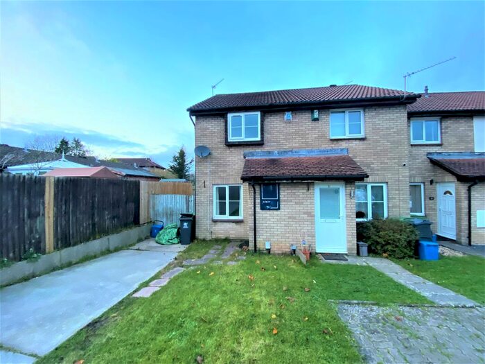 2 Bedroom Property To Rent In Richard Lewis Close, Llandaff, Cardiff, CF5