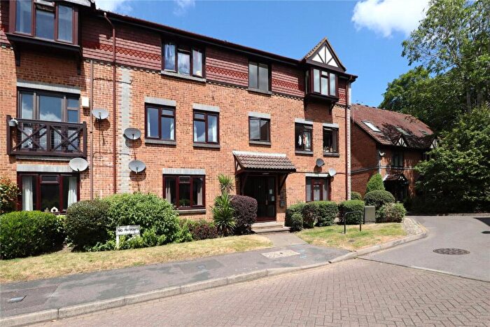 2 Bedroom Flat For Sale In Dorchester Court, Oriental Road, Woking, Surrey, GU22