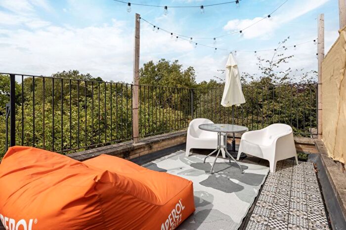 3 Bedroom End Of Terrace House For Sale In Wendell Road, London, W12