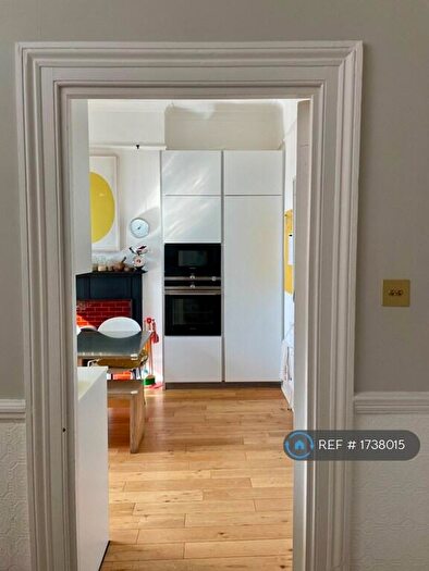 2 Bedroom Maisonette To Rent In Northwood Road, London, N6