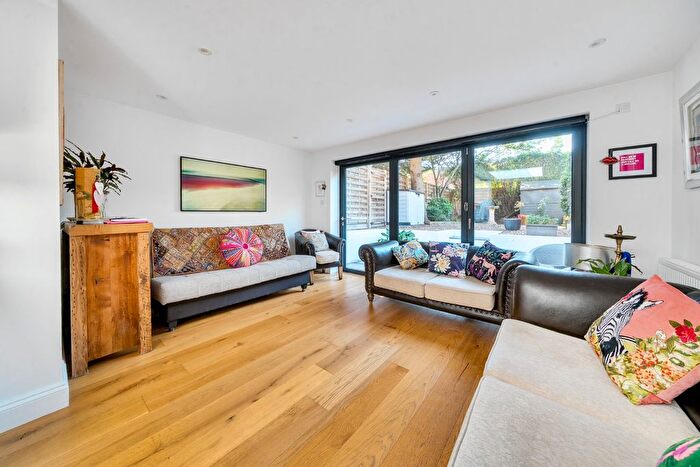 2 Bedroom Flat For Sale In Cambridge Road North, Chiswick, London, W4