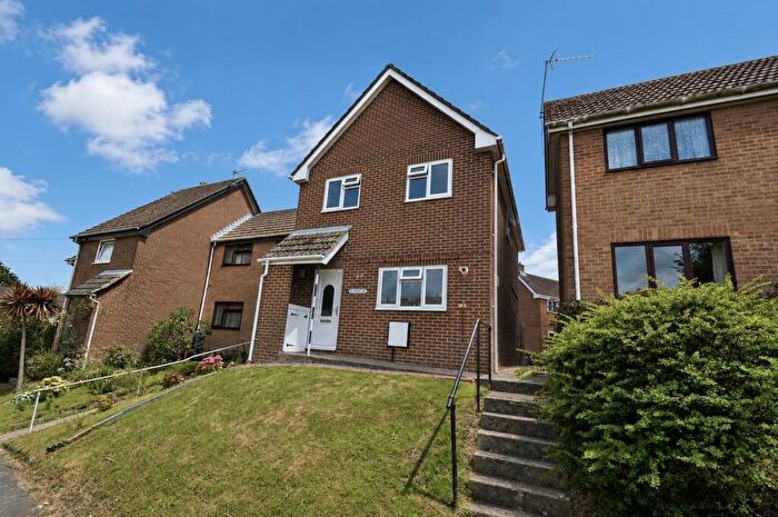 3 Bedroom End Of Terrace House For Sale In Ideal Family Home * Sandown, PO36