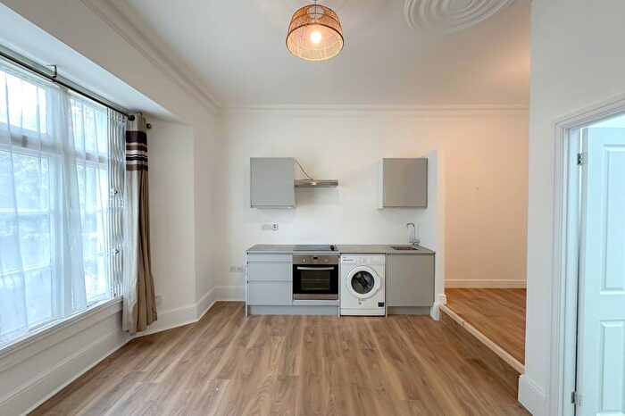 Studio To Rent In Sydenham Park Road, London, SE26
