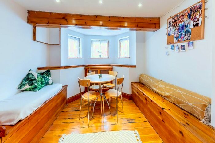 3 Bedroom Flat To Rent In Northolme Road, London, N5