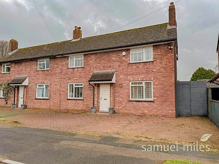 4 Bedroom Semi Detached House For Sale In Green Meadow Avenue, Swindon, Wiltshire, SN25