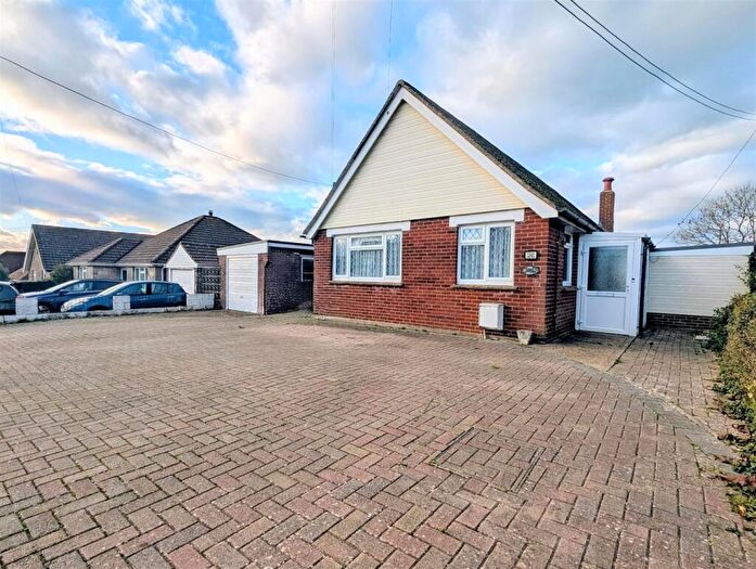 3 Bedroom Bungalow For Sale In Pallance Road, Northwood, Cowes, PO31