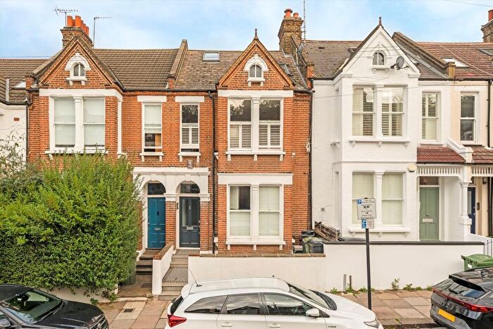 2 Bedroom Flat For Sale In Killyon Road, Clapham, SW8