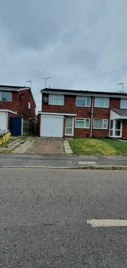 3 Bedroom Semi-Detached House To Rent In Rosegreen Close, Coventry, CV3