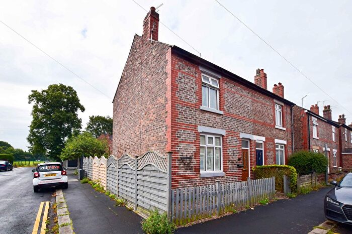 2 Bedroom Property To Rent In Brunswick Road, Altrincham, WA14