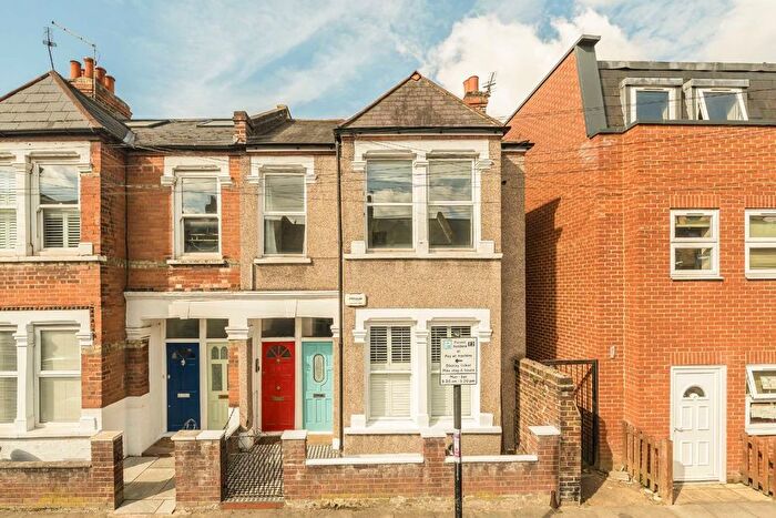 3 Bedroom Maisonette For Sale In Sellincourt Road, Tooting, SW17