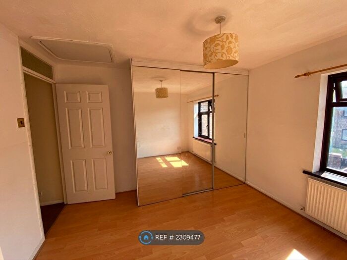 1 Bedroom Semi-Detached House To Rent In Sharpness Close, Hayes, UB4