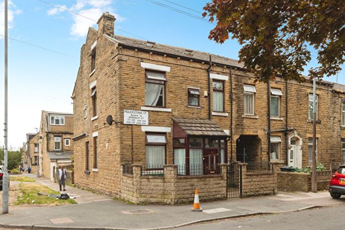 3 Bedroom End Of Terrace House For Sale In Folkestone Street, Bradford, BD3
