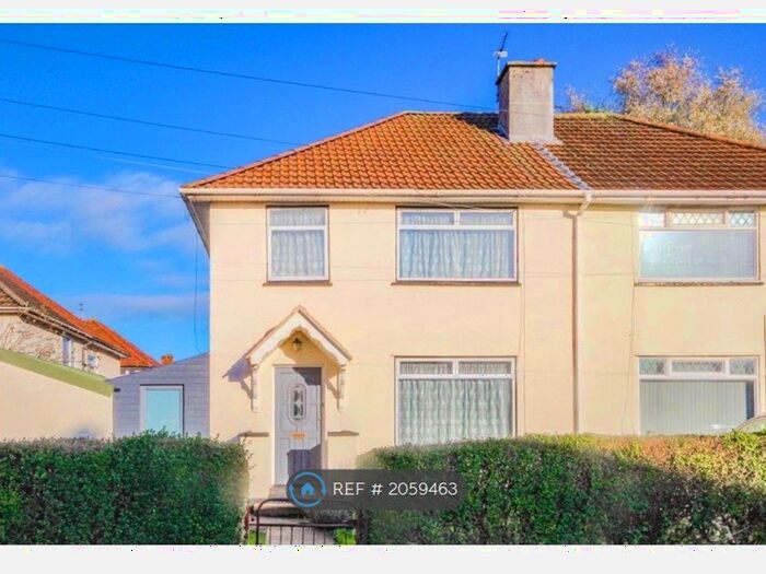 3 Bedroom Flat To Rent In Ravenglass Crescent, Bristol, BS10