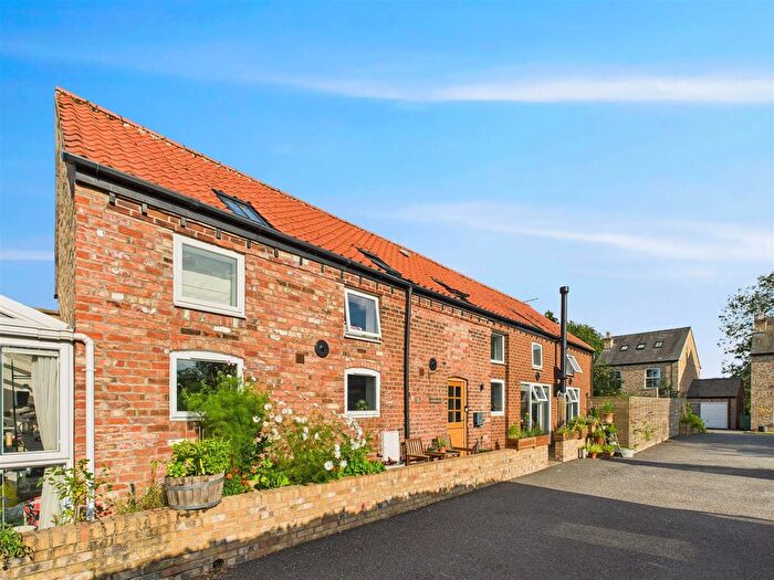 4 Bedroom Barn Conversion For Sale In East Hall Mews, South Cave, HU15