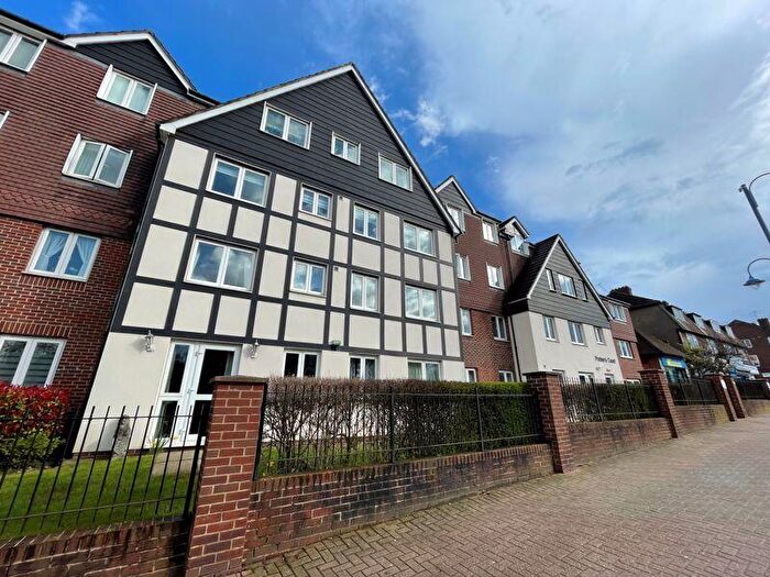 1 Bedroom Retirement Property For Sale In Potters Court, Darkes Lane, Potters Bar, EN6