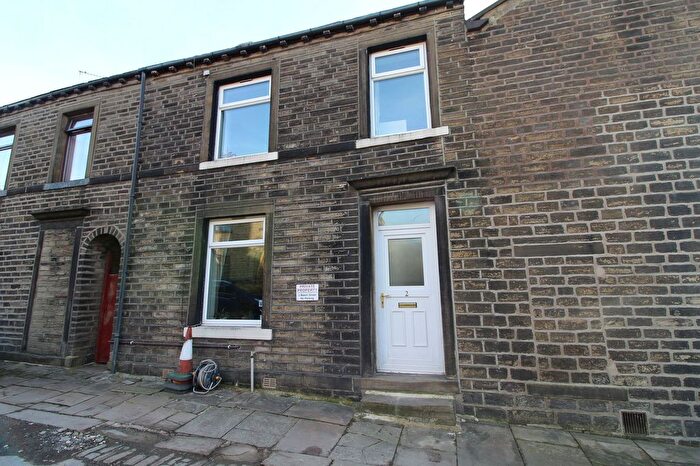 2 Bedroom End Of Terrace House To Rent In Beech Street, Holywell Green, Halifax, HX4