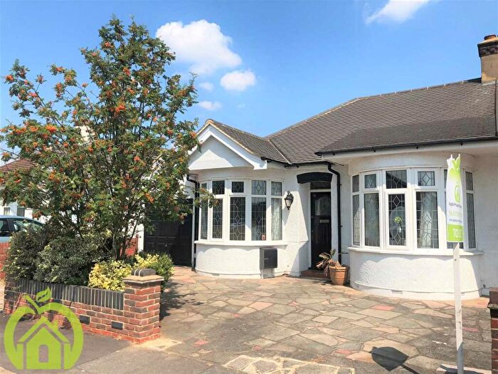 3 Bedroom Bungalow To Rent In Kent Drive, Hornchurch, RM12