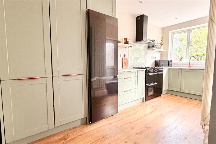 3 Bedroom Semi-Detached House For Sale In Wollaton Road, Beeston, NG9