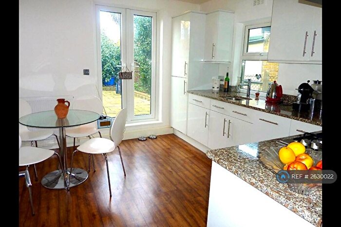 1 Bedroom Flat To Rent In Sarsfeld Road, London, SW12