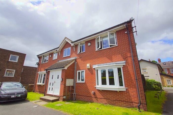 2 Bedroom Flat To Rent In Allerton Hall Courtyard, Wensley Avenue, Leeds, LS7