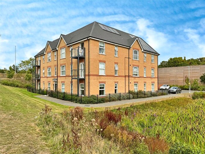 2 Bedroom Flat For Sale In Porthcawl Close, Stevenage, Hertfordshire, SG1