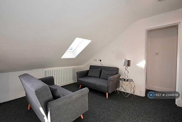 2 Bedroom Flat To Rent In Baker Street, Stirling, FK8