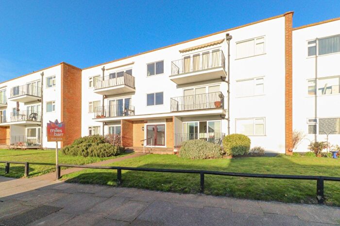2 Bedroom Flat For Sale In Minnis Road, Birchington, Kent, CT7